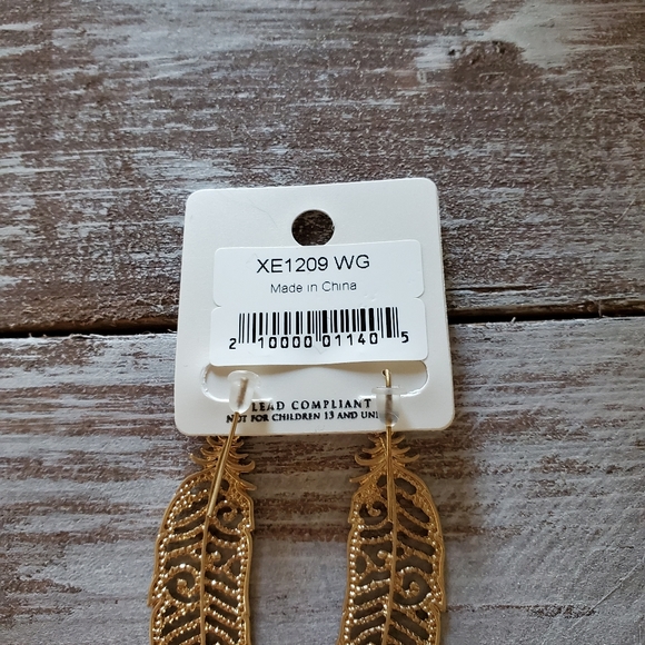 Earrings - Picture 2 of 3